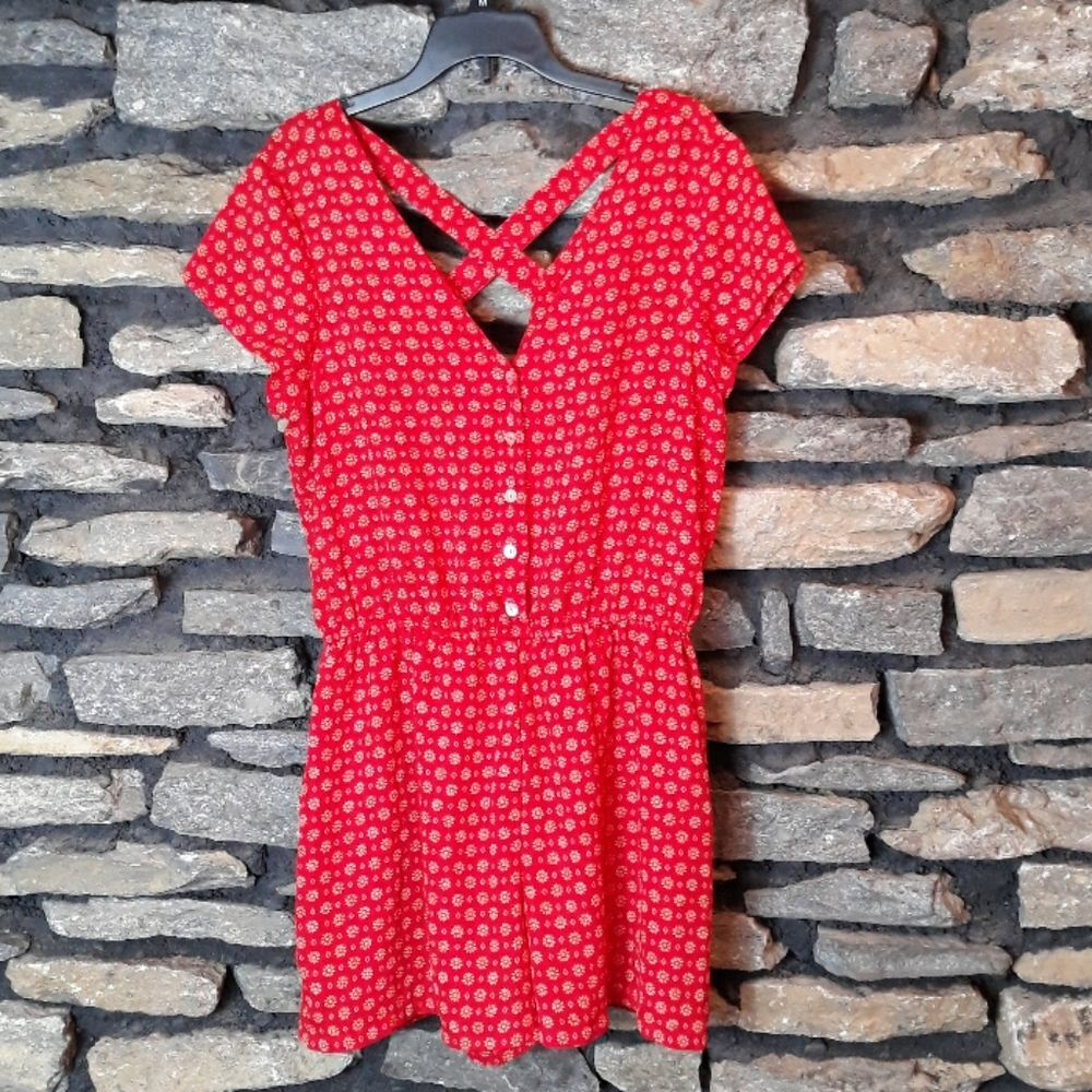 NWOT floral orange V neck shorts romper sz Medium